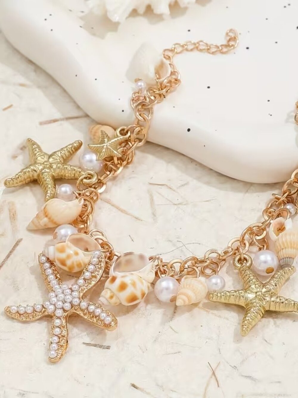 Seashell and Starfish Charm Bracelet (NEW & SO PRETTY!) - Picture 3 of 6